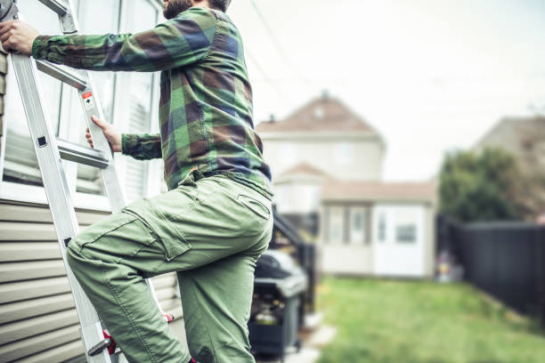 Best Yard Waste Removal  in Lindenhurst, NY